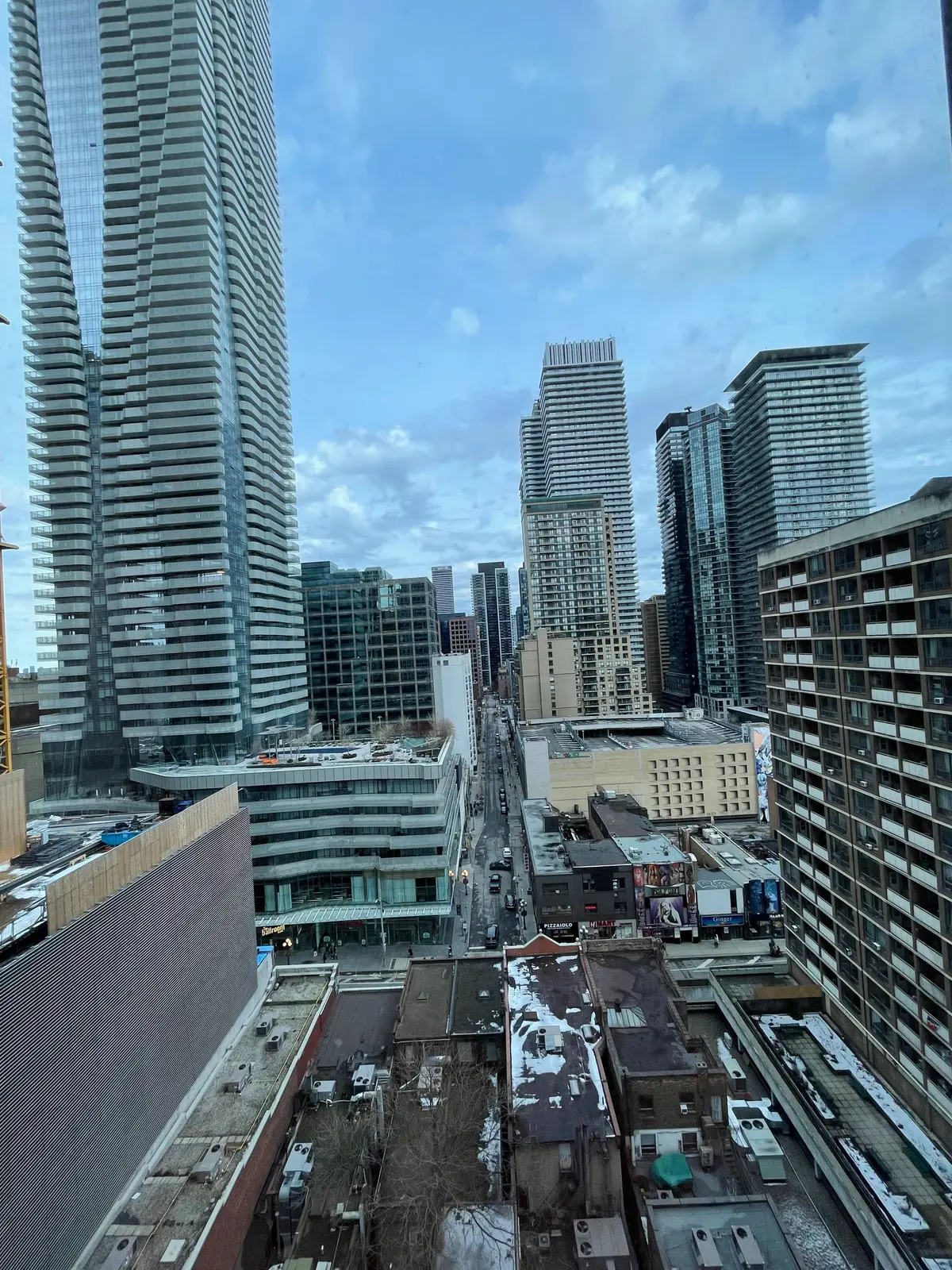 21 Balmuto ST #1501, Toronto C01, ON M4Y 1W4