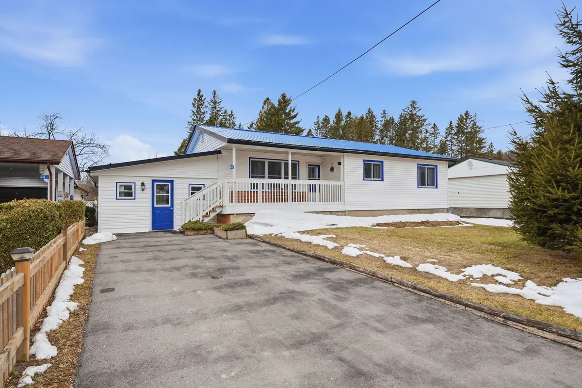 40 South Park ST N, Quinte West, ON K0K 2C0