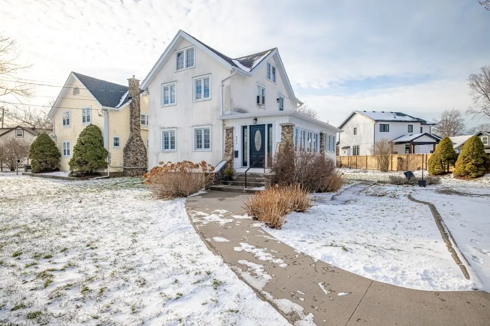 305 Leask AVE, Fort Erie, ON L2A 4L3