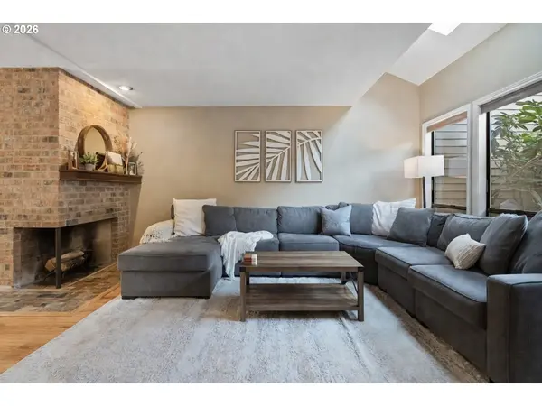 7949 SW CONNEMARA TER, Beaverton, OR 97008