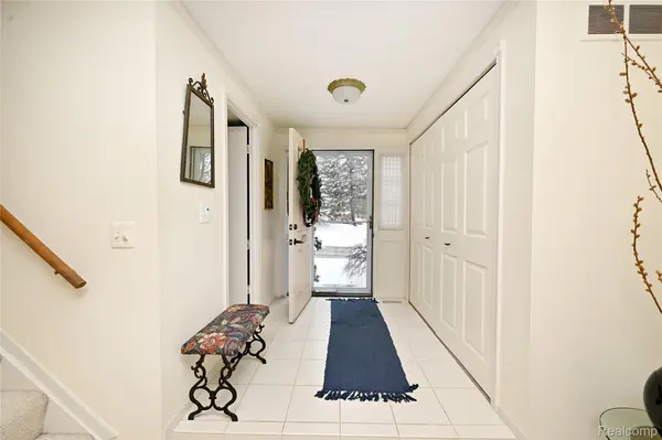 5084 Buckingham, Troy, MI 48098