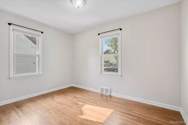 908 Bauman AVE, Royal Oak, MI 48073