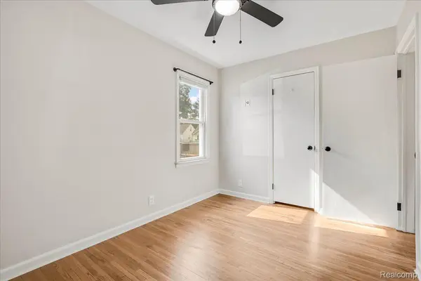 908 Bauman AVE, Royal Oak, MI 48073