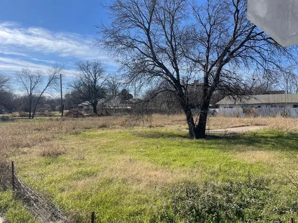 713 E Jefferson Avenue, Fort Worth, TX 76104