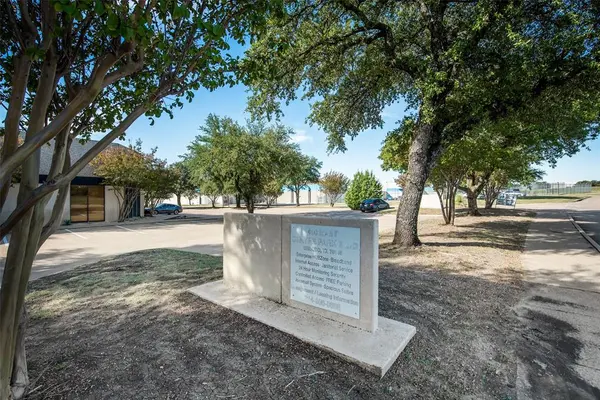 400 E Centre Park Boulevard #101, Desoto, TX 75115