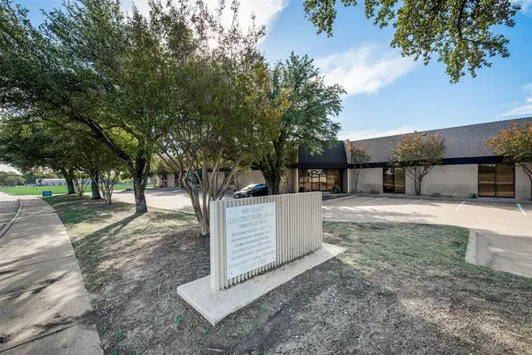 400 E Centre Park Boulevard #101, Desoto, TX 75115