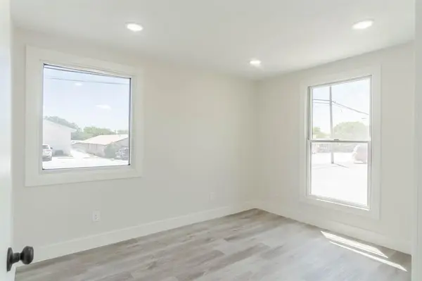 3109 Roberts Cut Off Road, Lake Worth, TX 76114