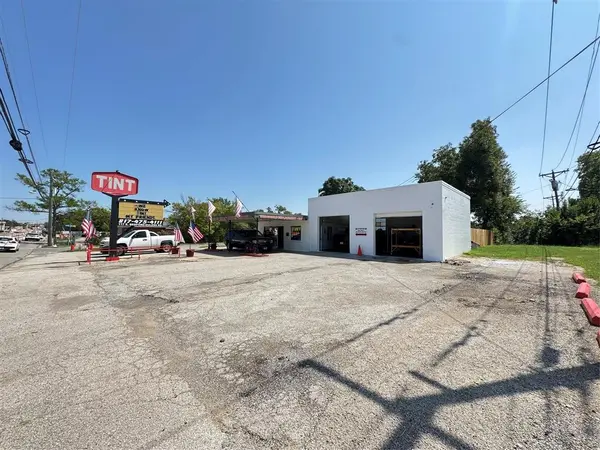 117 W Bedford Euless Road, Hurst, TX 76053