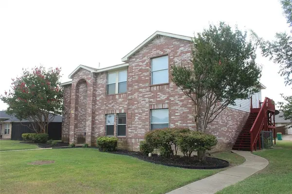 630 Bluechalk Drive, Cedar Hill, TX 75104