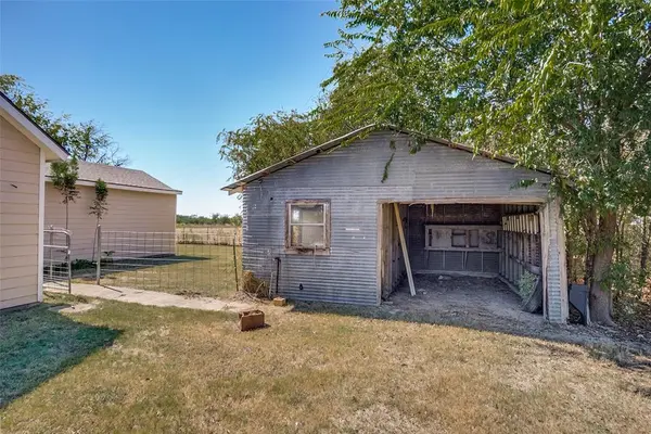 7165 County Road 1232, Godley, TX 76044
