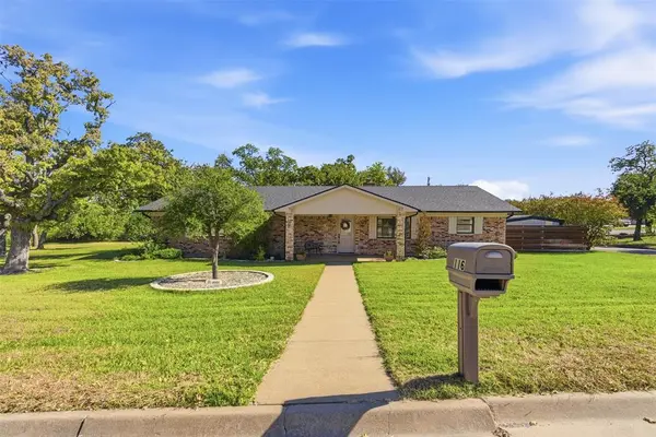 116 Cromeans Street, Jacksboro, TX 76458