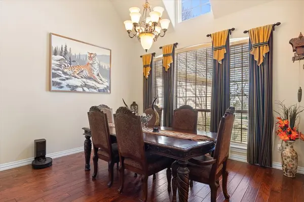 7711 Ravenswood Road, Granbury, TX 76049