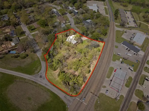 101 Bluebird Street, Mount Pleasant, TX 75455