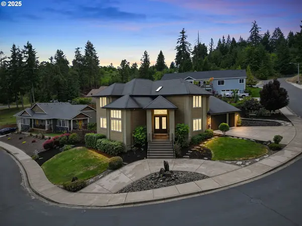 1155 HOLLY AVE, Cottage Grove, OR 97424