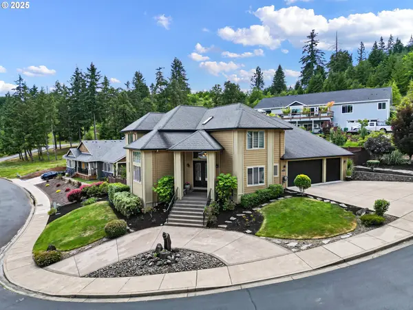 1155 HOLLY AVE, Cottage Grove, OR 97424