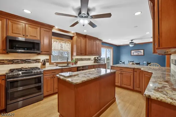 30 Tanglewood Dr, Vernon Twp., NJ 07422