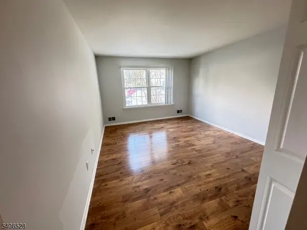 15C Hanover Sq #C, Middlesex Boro, NJ 08846