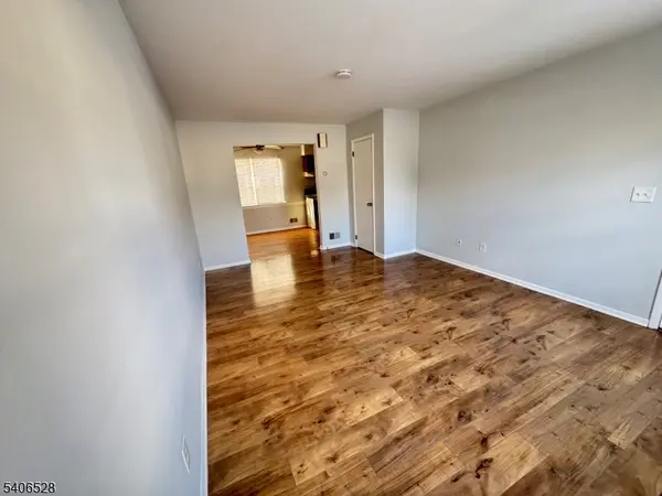 15C Hanover Sq #C, Middlesex Boro, NJ 08846