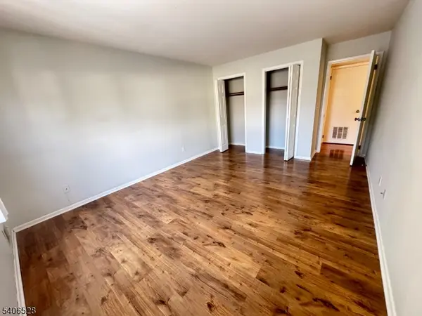 15C Hanover Sq #C, Middlesex Boro, NJ 08846