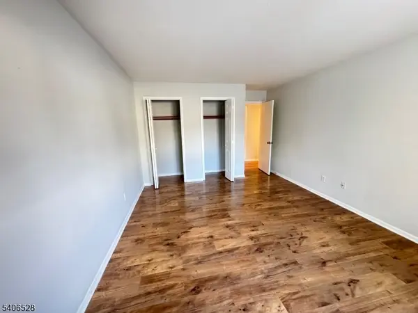 15C Hanover Sq #C, Middlesex Boro, NJ 08846