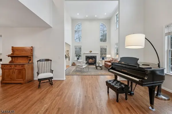 6 Brown Ct, Chester Twp., NJ 07930