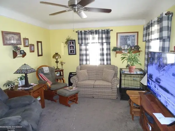 22070 Donald AVE, Eastpointe, MI 48021