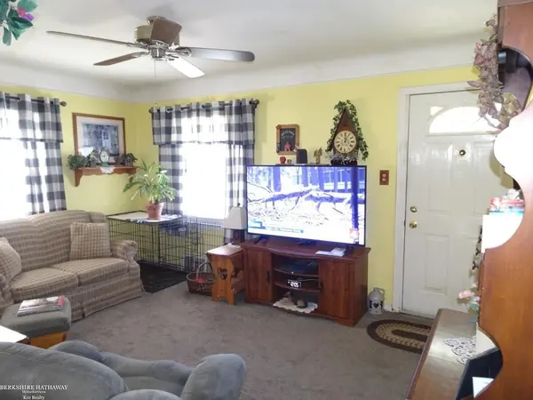 22070 Donald AVE, Eastpointe, MI 48021