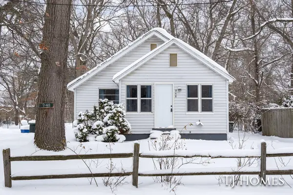 948 Becker RD, Muskegon Twp, MI 49445