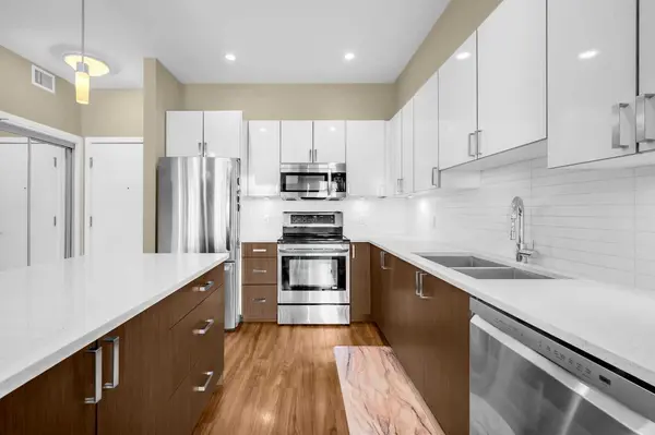 16 Auburn Bay Link #405, Calgary, AB T3M 0E9