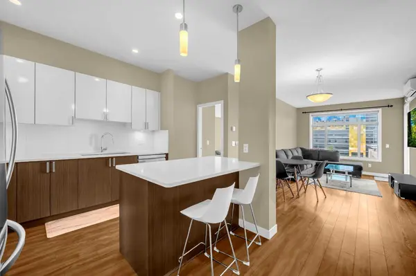 16 Auburn Bay Link #405, Calgary, AB T3M 0E9