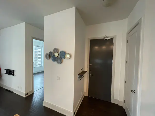 21 Balmuto ST #1501, Toronto C01, ON M4Y 1W4