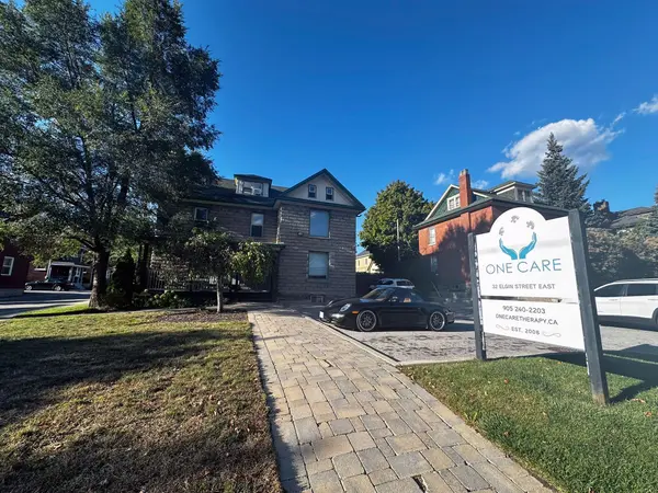 32 Elgin ST E, Oshawa, ON L1G 1T1