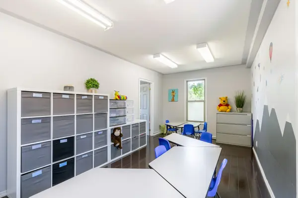 32 Elgin ST E, Oshawa, ON L1G 1T1