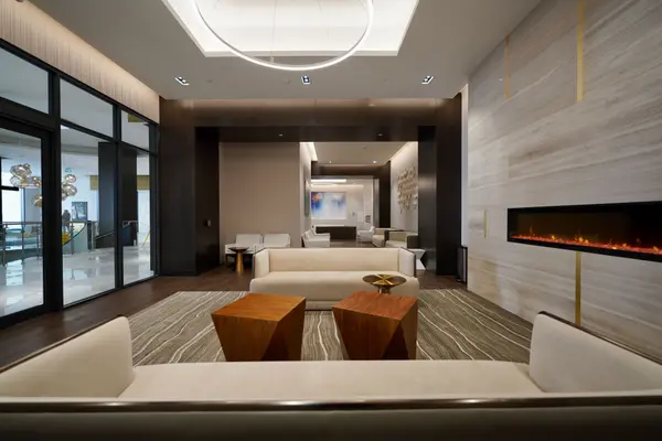 9000 Jane ST #704, Vaughan, ON L4K 2M9