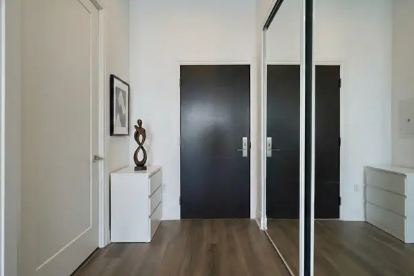 9000 Jane ST #704, Vaughan, ON L4K 2M9