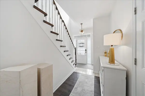 20 Luisa ST, Bradford West Gwillimbury, ON L3Z 0P2