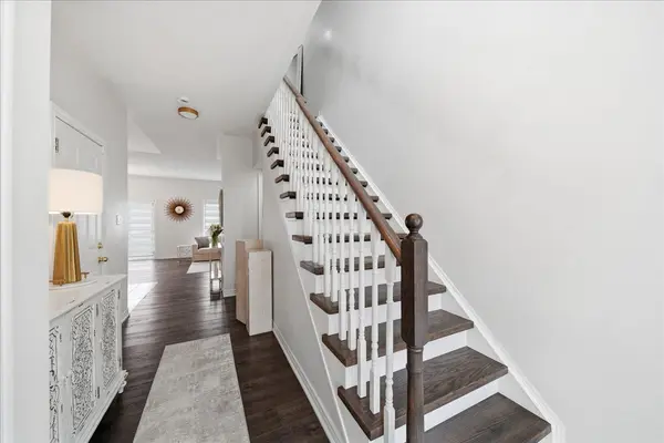 20 Luisa ST, Bradford West Gwillimbury, ON L3Z 0P2