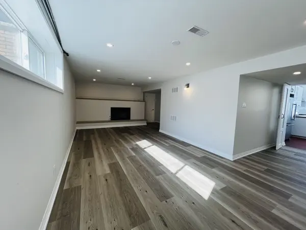 48 Steel ST #LOWER, Barrie, ON L4M 2E7