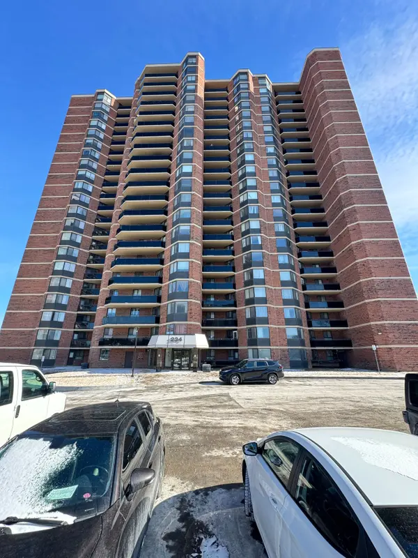 234 Albion RD #806, Toronto W10, ON M9W 6A5