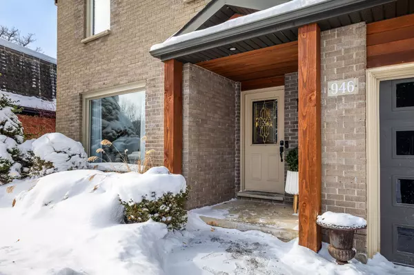 946 Nora DR, Burlington, ON L7T 3E8