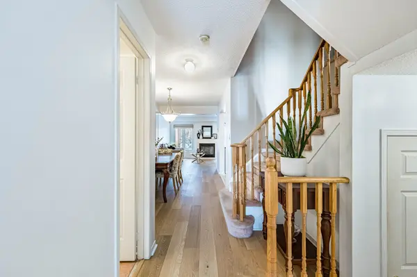 31 Berkindale CT, Brampton, ON L6Y 5G1