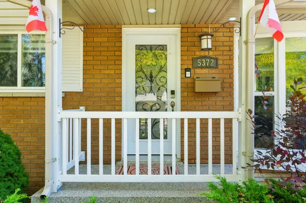 5372 Spruce AVE, Burlington, ON L7L 1N7