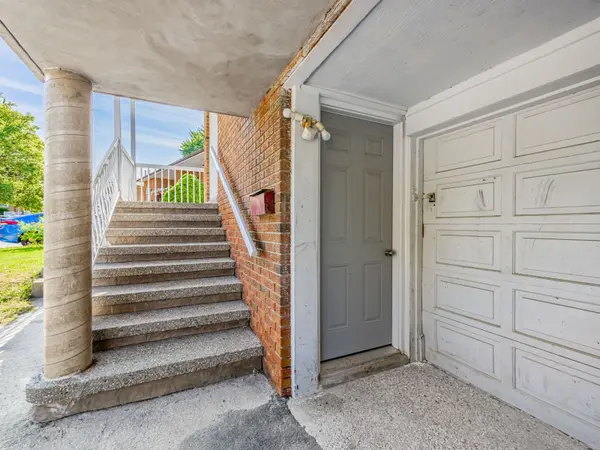 14 Roseville DR, Brampton, ON L6Y 2G8