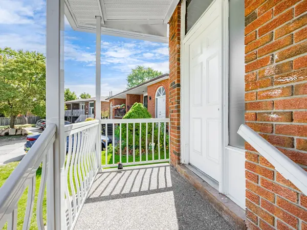 14 Roseville DR, Brampton, ON L6Y 2G8