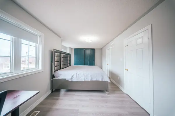 3 Deforest DR, Brampton, ON L7A 2Y3