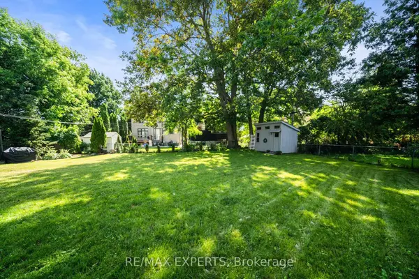 6 Mccallum CT, Toronto W07, ON M8Y 1M6