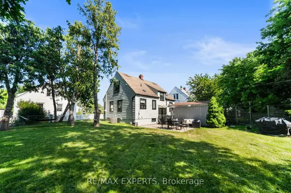 6 Mccallum CT, Toronto W07, ON M8Y 1M6