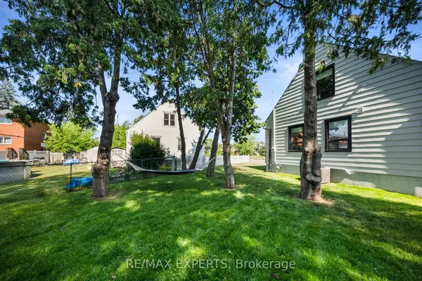 6 Mccallum CT, Toronto W07, ON M8Y 1M6