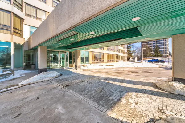 320 Mill ST #1107, Brampton, ON L6Y 3V2