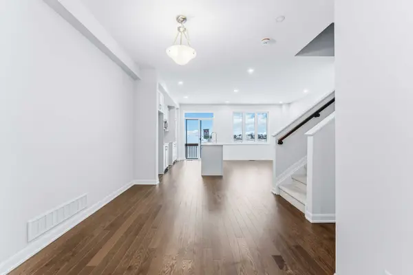 742 Fairline ROW, Kanata, ON K2V 0V7